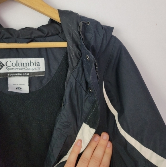 Women's 2X Columbia Hardshell Jacket - Picture 4 of 6